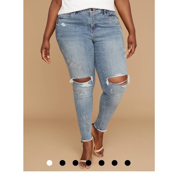 🌸NWT LaneBryant 18 White Floral Embroidered Jean - Picture 8 of 8